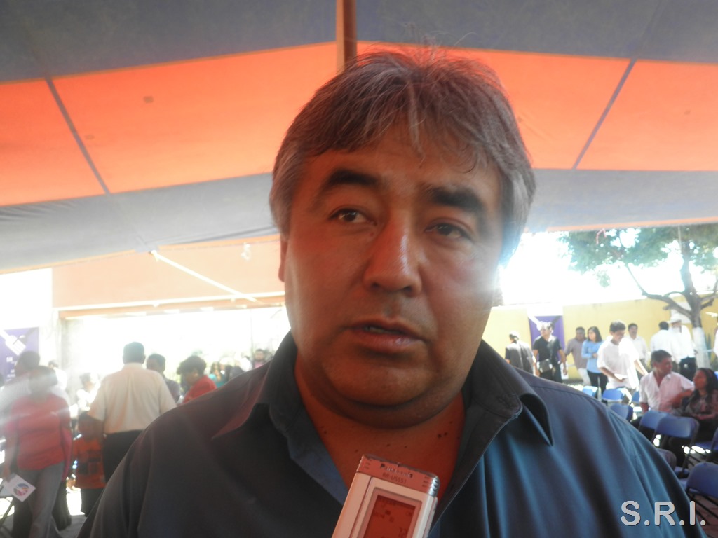 El dirigente de la Alianza de Transportistas del Distrito de Huajuapan Luis Orea Sandoval se deslindó públicamente del taxi del sitio Dorados de la Mixteca ... - P2140177
